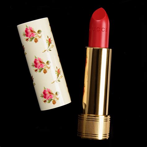 gucci lipstick 25 goldie red review|Gucci beauty goldie red review.